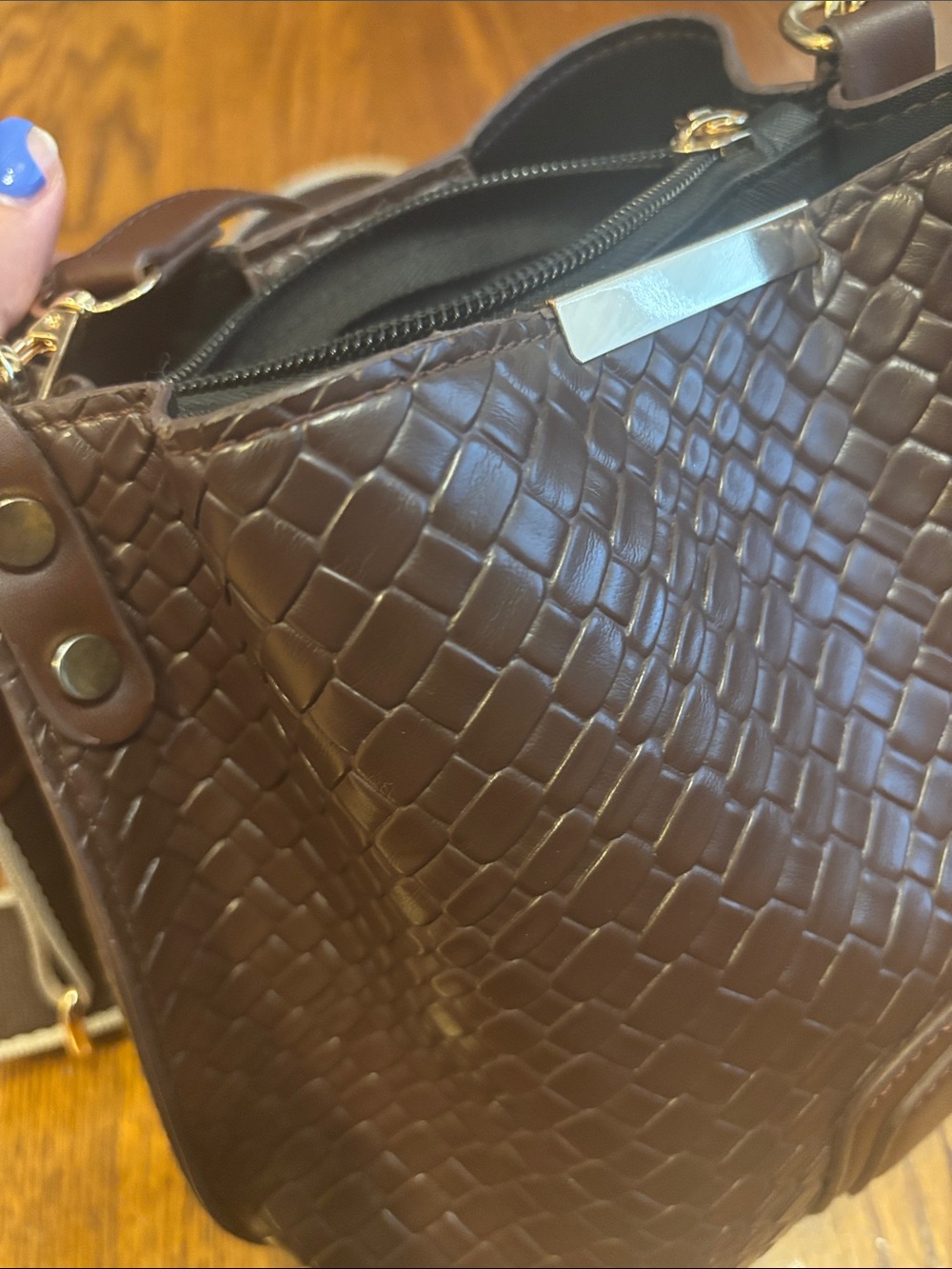 Woven Textured Brown Bucket Bag - Picture 3 of 11